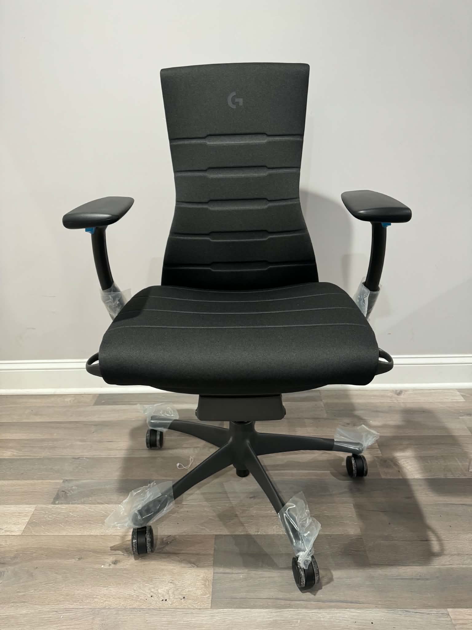 Herman Miller Embody Gaming, Black / Cyan · Graphite frame